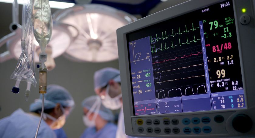 Partnering for Performance: A New Playbook for Medical Device Manufacturers